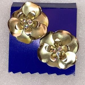 Vintage CLIP-On Goldtone Metal 3D FLOWER EARRINGS w/ Rhinestone Centers